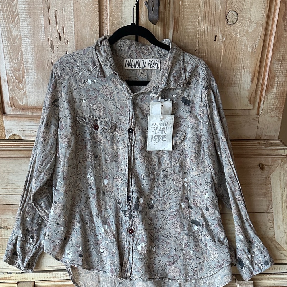 Magnolia Pearl Women's Patterned Button-Down Shirt